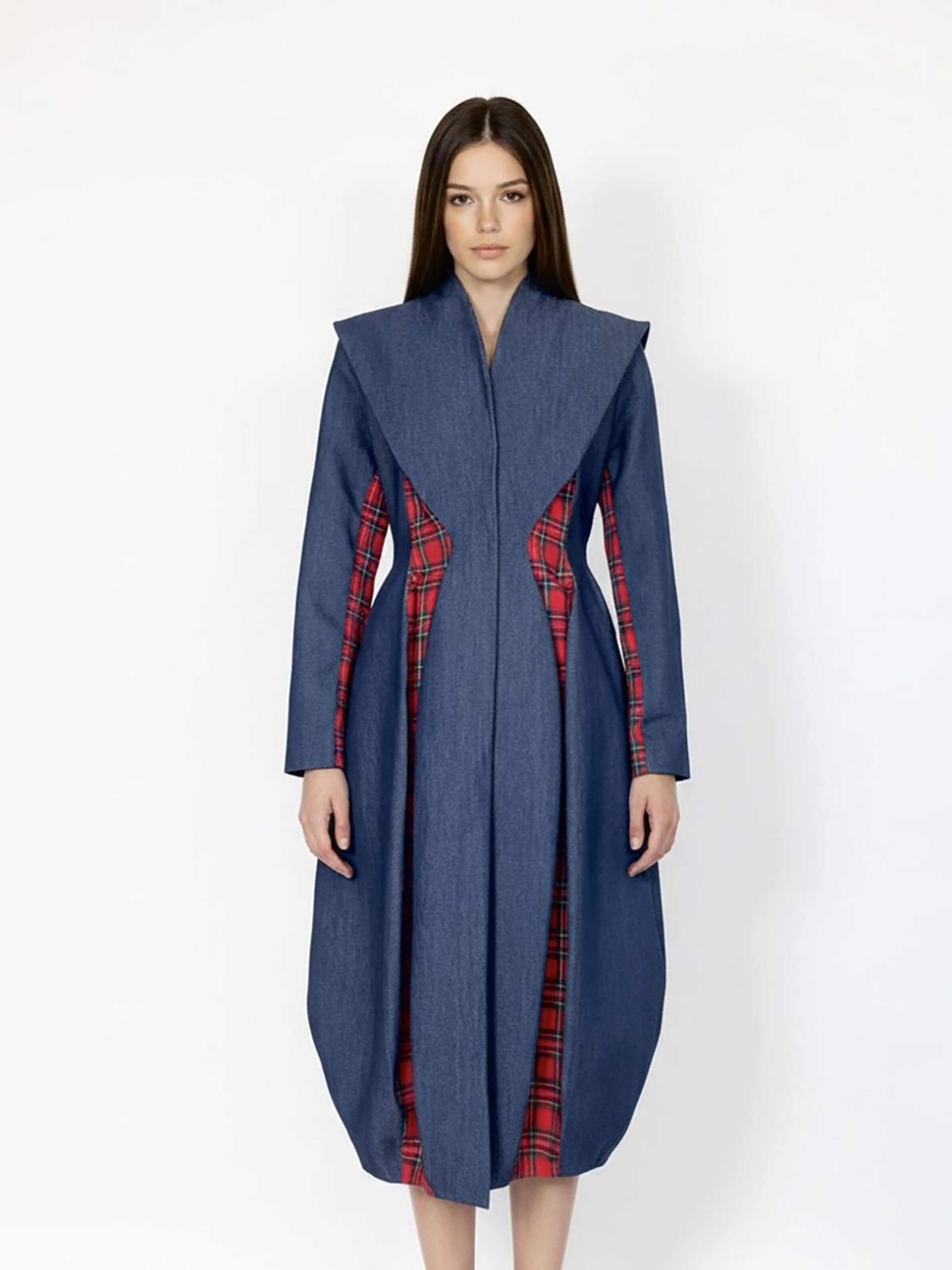 IUnique Between-Season Jacket in Blue: front