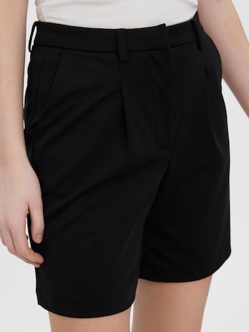 regular Pantaloni con pieghe 'Lucca' di VERO MODA in nero