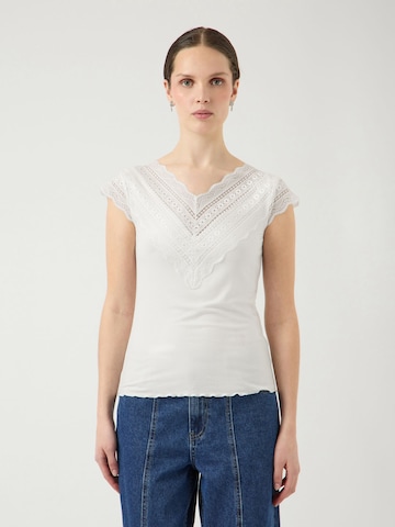 YAS Shirt in White: front