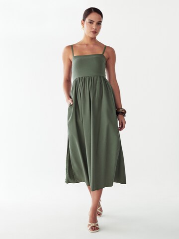 St MRLO Kleid 'Lanah' in Grün: Vorderseite