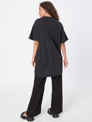 Tricou de la Lee pe negru