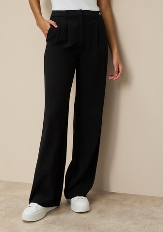 Tamaris Wide leg Pleat-Front Pants in Black: front