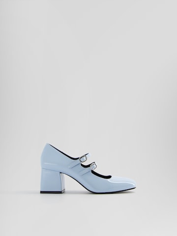 Bershka Дамски обувки на ток с отворена пета в синьо