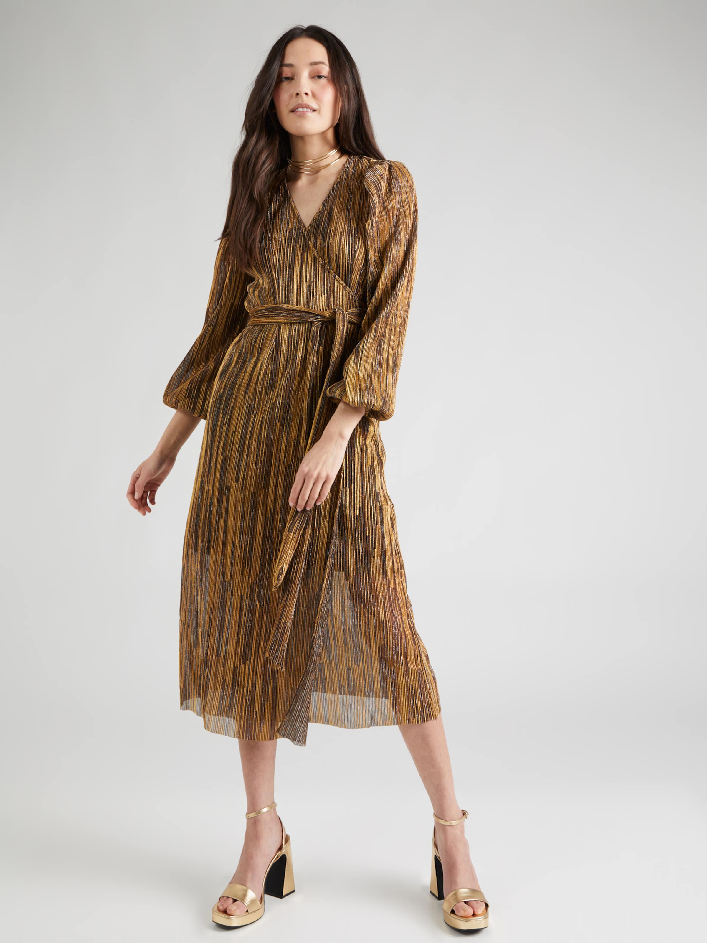 Peppercorn Jurk Renee in Goud ABOUT YOU