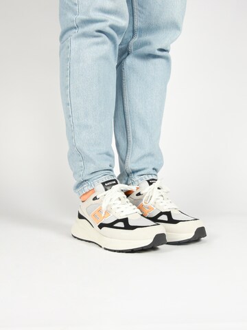 Sneaker bassa 'Flint Moss DG531' di BLACKSTONE in grigio