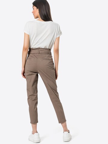 ONLY Slim fit Pleat-front trousers in Brown