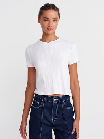 Dilvin - Camisa em branco: frente