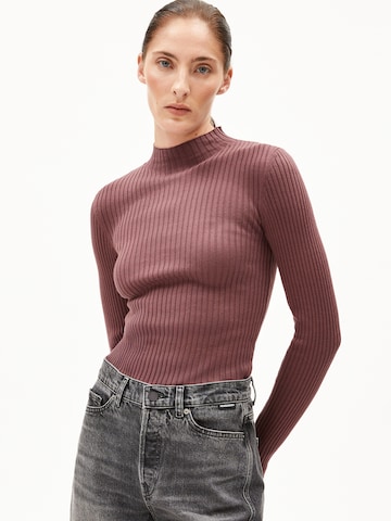 ARMEDANGELS Trui in Lila: voorkant