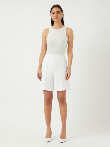 regular Pantaloni 'YASIlea' di YAS in bianco
