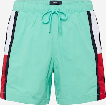 Shorts de bain TOMMY HILFIGER en vert : devant