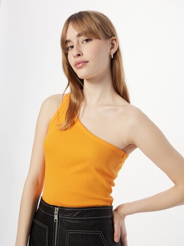 Gestuz Top in Orange