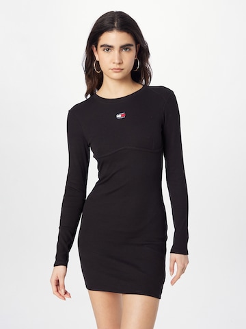 Rochie de la Tommy Jeans pe negru: față