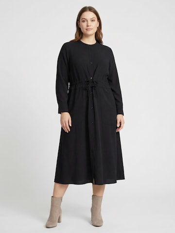 Guido Maria Kretschmer Curvy Puseromekko 'Lina' värissä musta: etupuoli