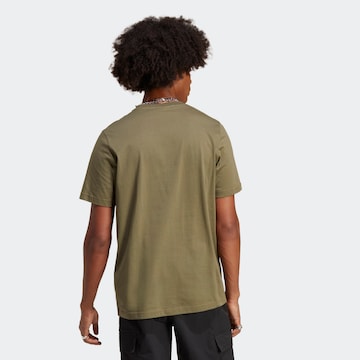 ADIDAS ORIGINALS - Camiseta 'Trefoil Essentials' en verde