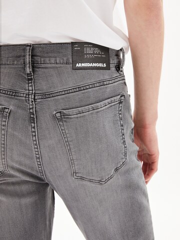 ARMEDANGELS Regular Jeans 'Aro' in Grau