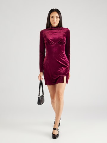 GLAMOROUS - Vestido em vermelho