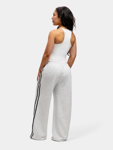 Wide Leg Pantalon de sport 'Cotton Wide Leg Joggers' Gym Exclusive en gris
