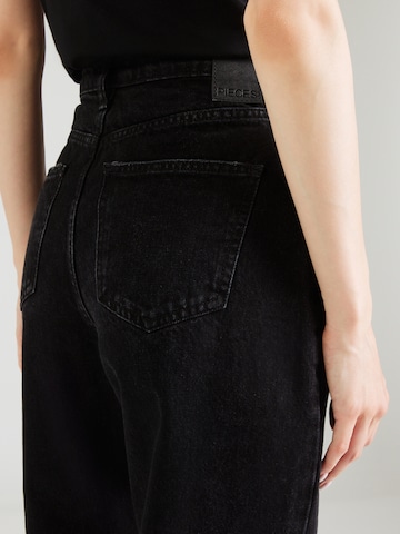 Regular Jeans 'PCKATE' de la PIECES pe negru