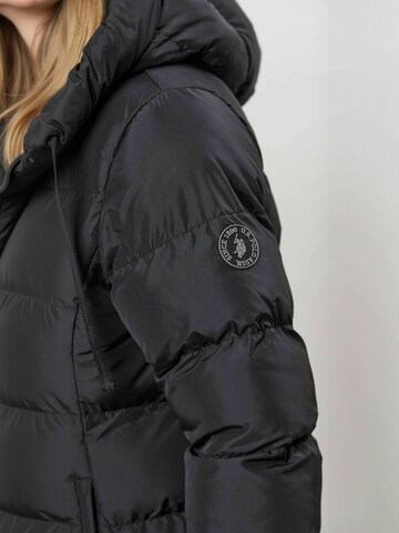 U.S. POLO ASSN. Wintermantel 'UWLisa' in Schwarz: Seite