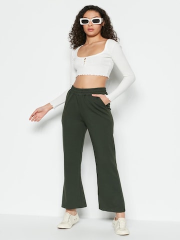 C&City Flared Pants in Green: front