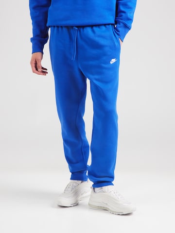 Nike SportswearTapered Hlače 'CLUB' - plava boja: prednji dio