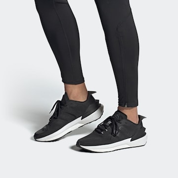 Chaussure de course 'Avryn' ADIDAS SPORTSWEAR en noir : devant