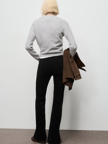 MANGO Flared Jeans 'VIOLETAV' in Black