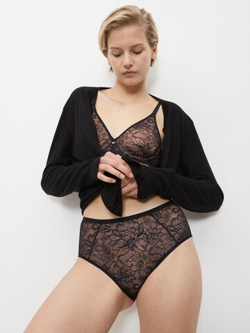 Slip ' Amourette Charm ' TRIUMPH en noir