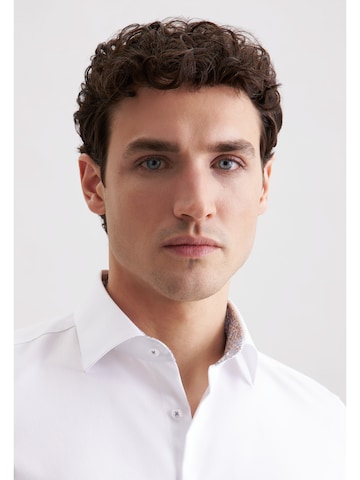 Coupe regular Chemise business SEIDENSTICKER en blanc