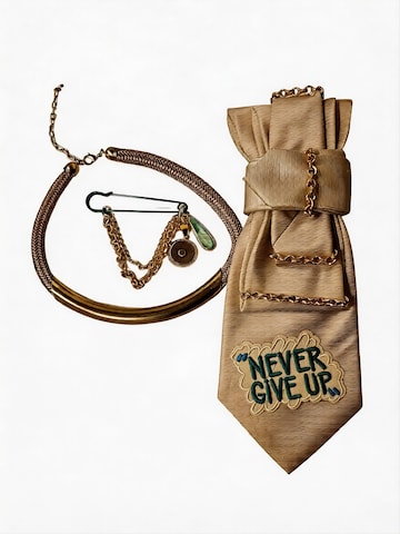 CLAUDIA DE ROSA JEWELRY Ketting 'Tie Jewel "Never Give Up"' in Beige