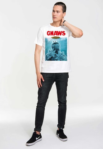 LOGOSHIRT Shirt 'Sesamstrasse Krümelmonster - Gnaws' in Wit