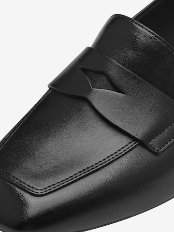 TAMARIS - Sapato Slip-on em preto