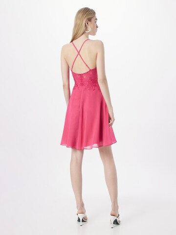 Robe de cocktail Vera Mont en rose