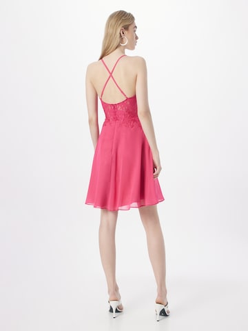 Rochie de cocktail de la Vera Mont pe roz