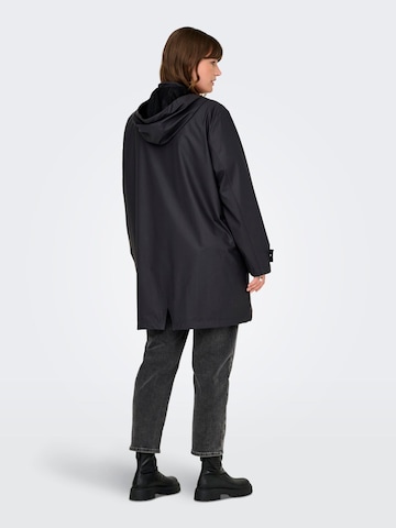Manteau fonctionnel 'CARLili' ONLY Carmakoma en noir