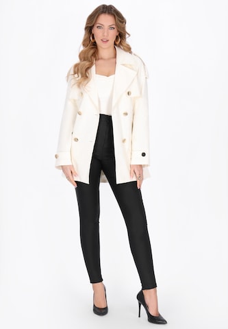 faina - Abrigo de entretiempo 'Festive' en blanco