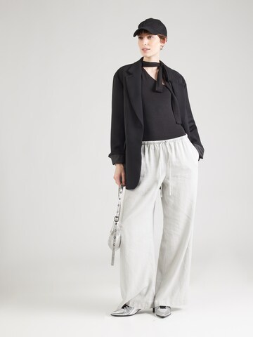 WEEKDAYTop 'Iza' - crna boja