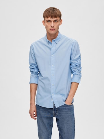 SELECTED HOMME جينز مضبوط قميص 'Dore' بلون أزرق: الأمام