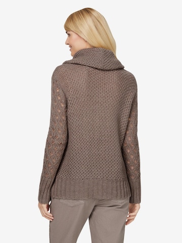 Linea Tesini by heine Sweater in Brown