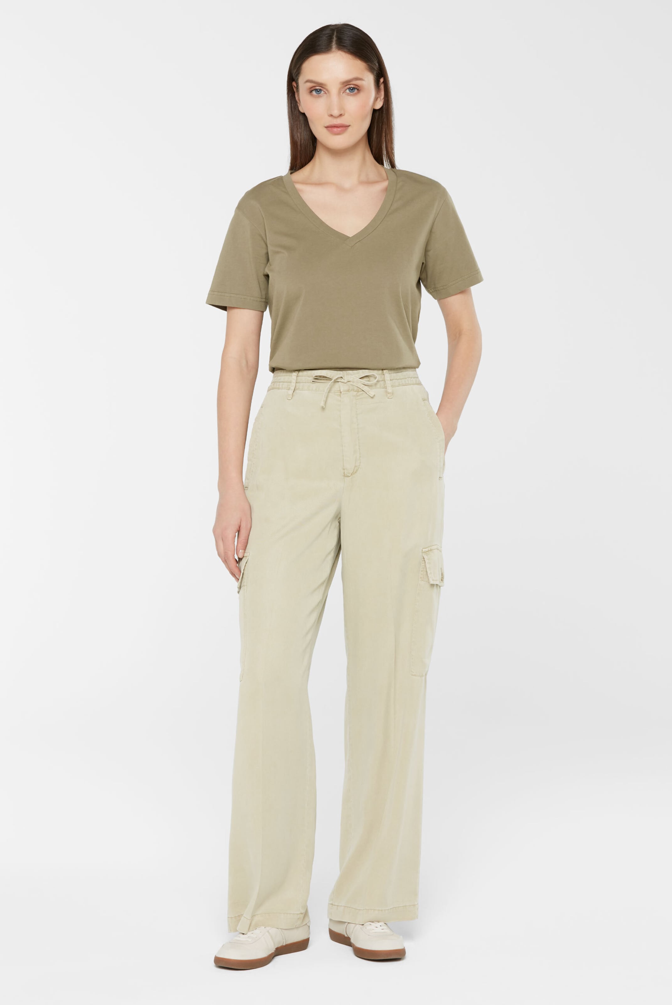 SENSES.THE LABEL Regular Cargo Pants in Beige: front