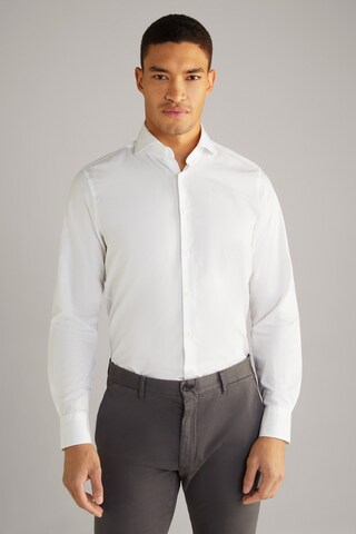 Coupe regular Chemise business ' Mika ' JOOP! en blanc : devant