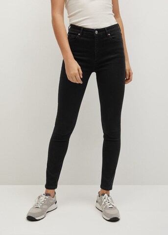 MANGO Skinny Jeans 'Noa' in Zwart: voorkant