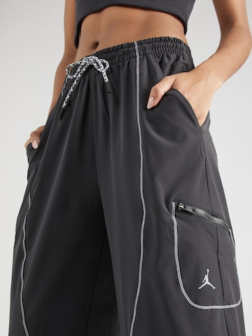 Tapered Pantaloni cu buzunare de la Jordan pe negru