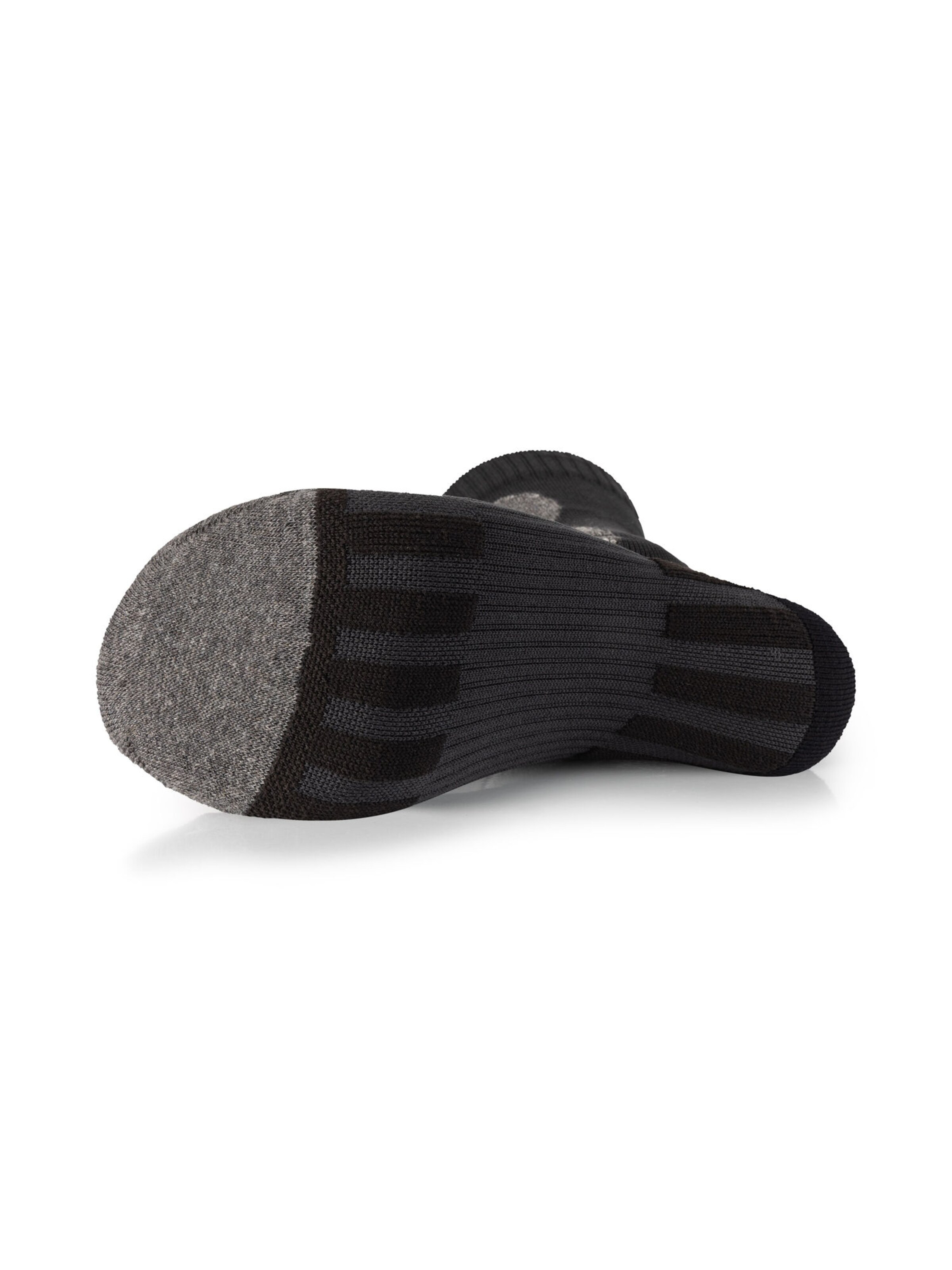 camano Athletic Socks in Black