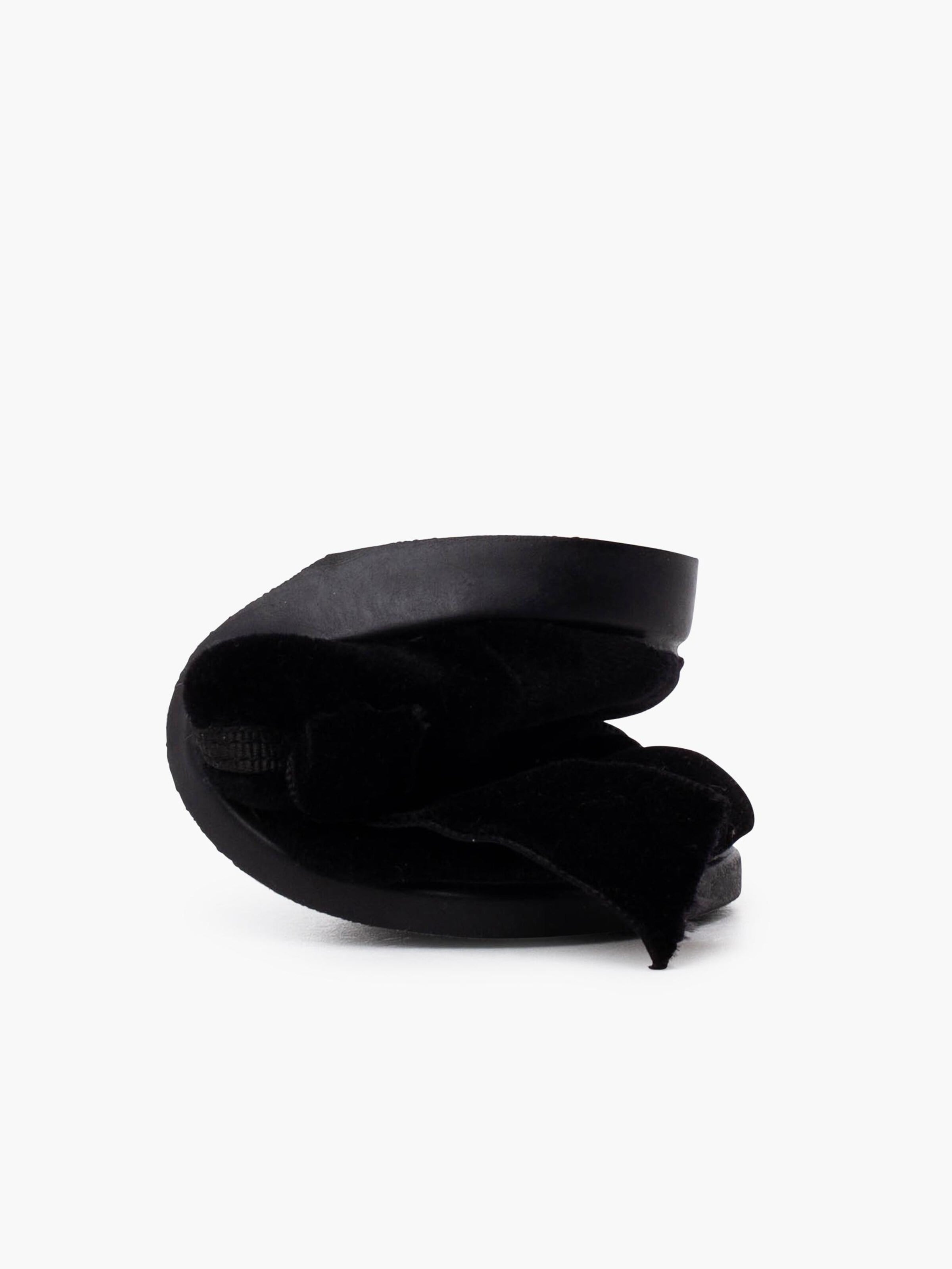 Pisamonas - Bota em preto