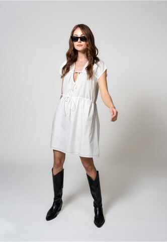 OH APRIL - Vestido 'Quince' en blanco: frente