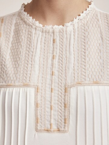 Top ' Domna ' di Odd Molly in bianco