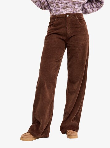 ROXY Loose fit Pants in Brown: front