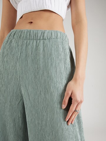 Abercrombie & FitchWide Leg/ Široke nogavice Hlače - zelena boja