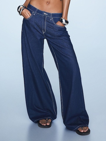 Wide leg Jeans de la Bershka pe albastru: față